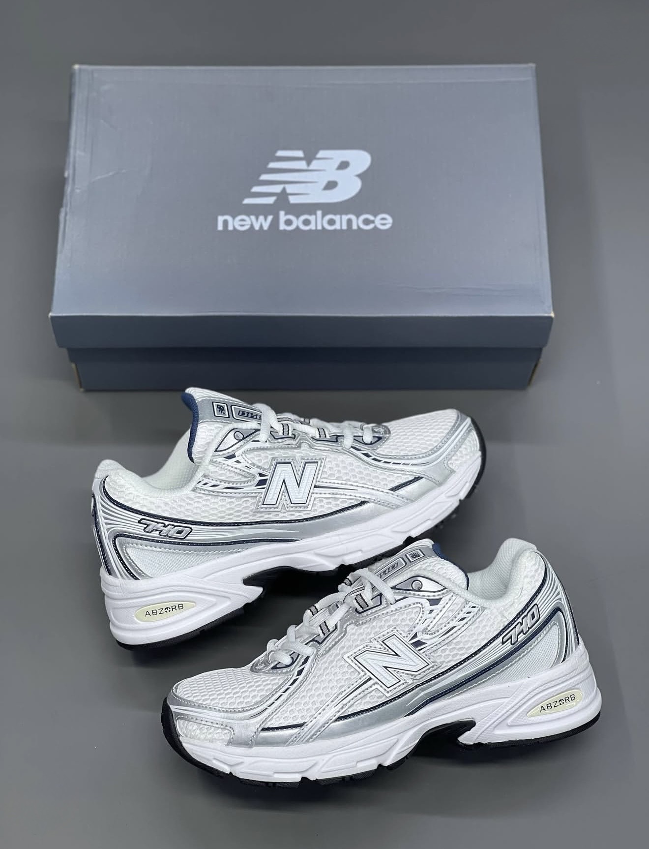 کتونی زنانه و مردانه نیوبالانس Newbalance740