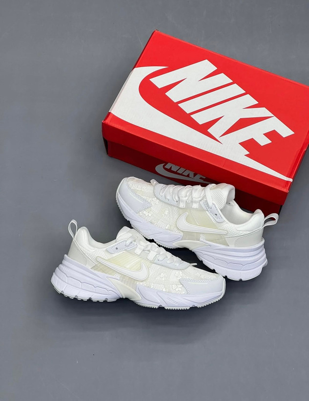 کتونی زنانه و مردانه Nike V2k
