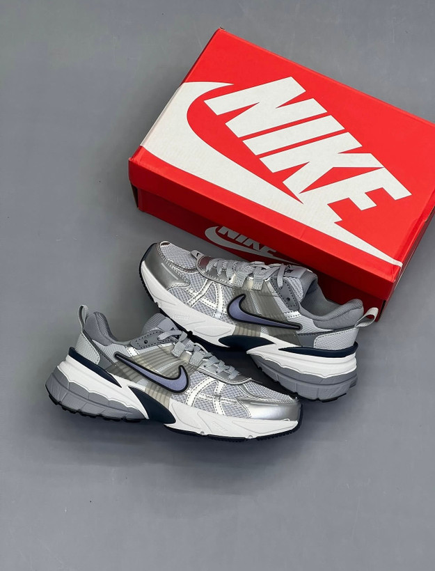 کتونی زنانه و مردانه Nike V2k