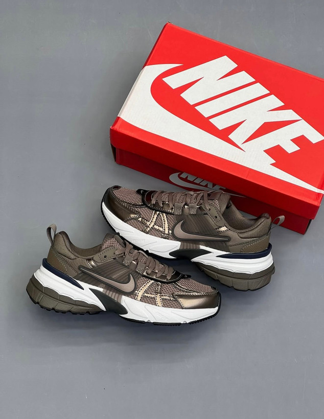کتونی زنانه و مردانه Nike V2k