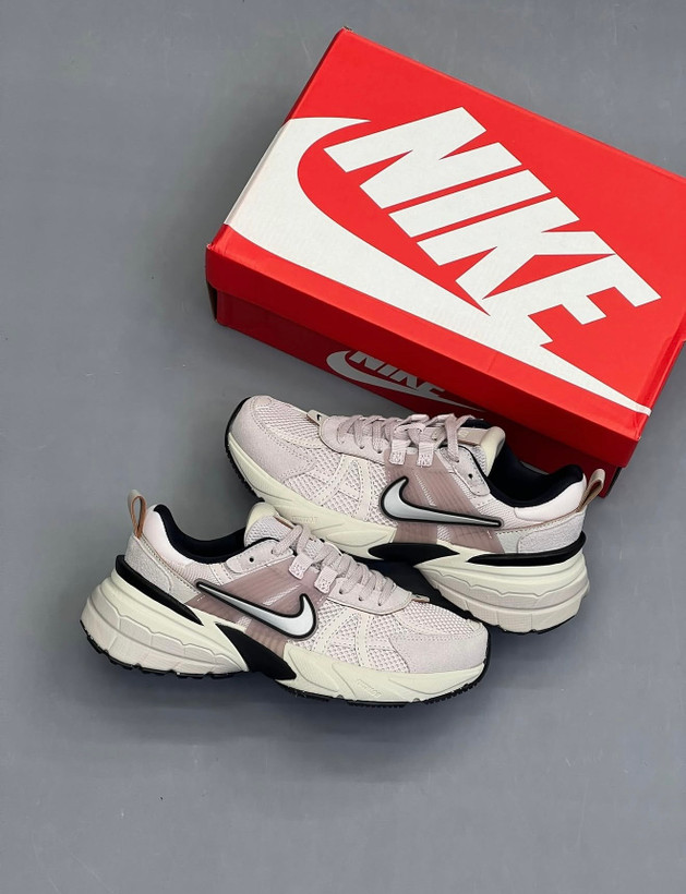 کتونی زنانه و مردانه Nike V2k