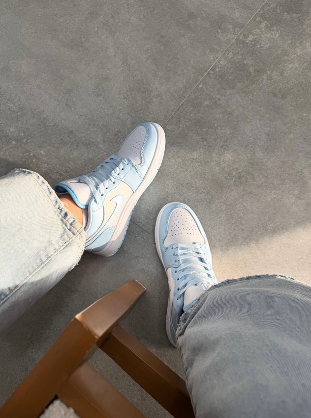 نایک ایر جردن وان ایس بلو Nike Air jordan 1 low ice blu