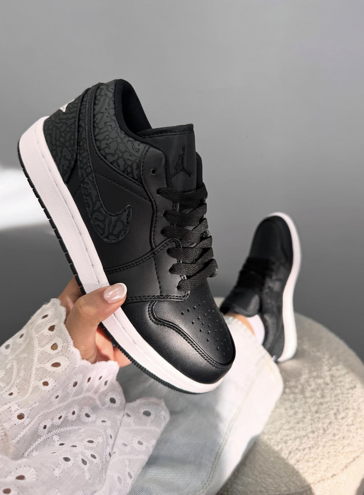 کتونی زنانه و مردانه جردن وان لو بلک الفنت Jordan 1 Low Black Elephant