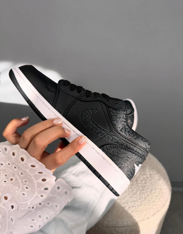 کتونی زنانه و مردانه جردن وان لو بلک الفنت Jordan 1 Low Black Elephant