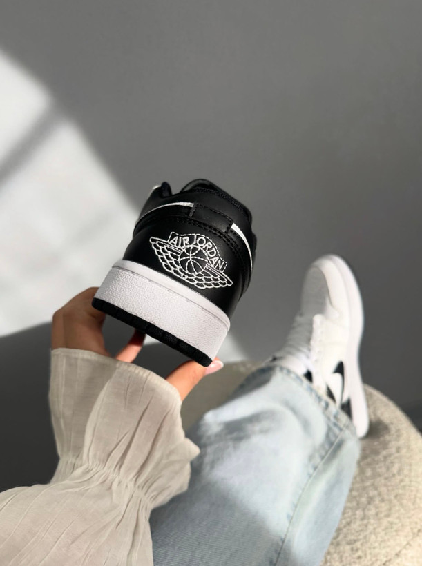 کتونی زنانه و مردانه نایکی مدل Air Jordan 1 Low سفید مشکی
