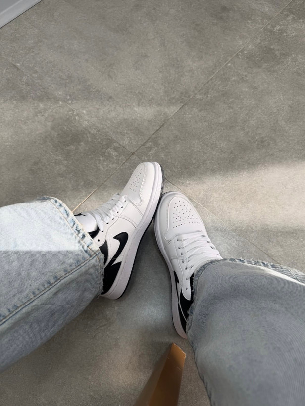 کتونی زنانه و مردانه نایکی مدل Air Jordan 1 Low سفید مشکی