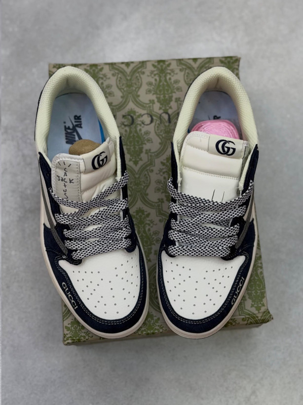 کتونی نایک تراویس اسکات گوچی سفید سرمهای Travis Scott Gucci White Navy