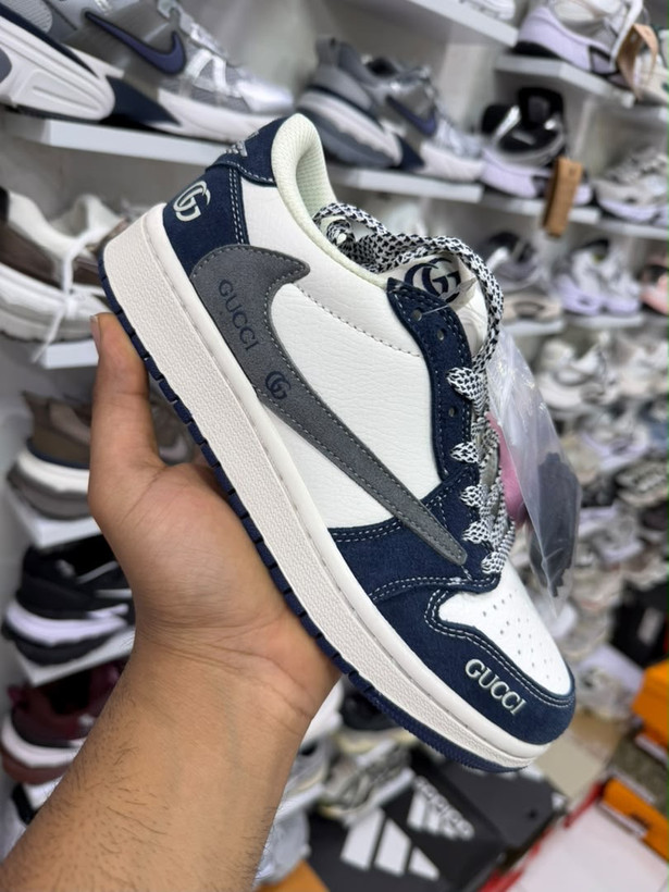 کتونی نایک تراویس اسکات گوچی سفید سرمهای Travis Scott Gucci White Navy